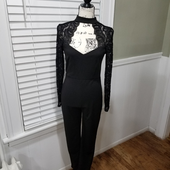 Haute Monde Pants - Haute Monde Black Long Sleeves Jumpsuit With Lace Detail SIZE S.